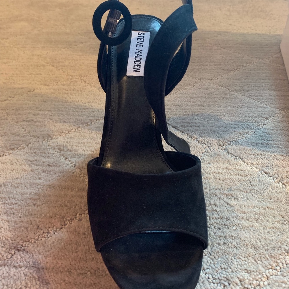 Steve Madden black suede heels - Picture 3 of 3